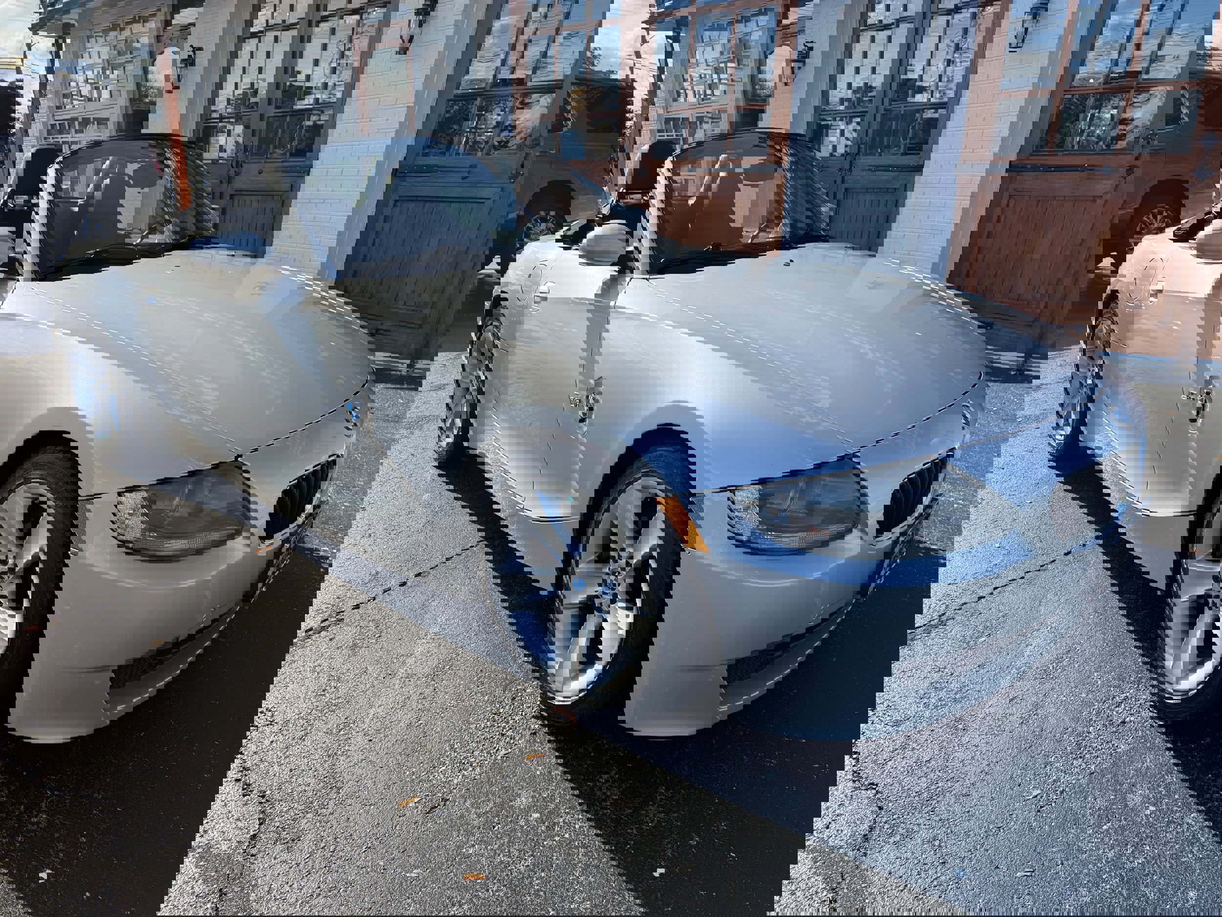 Used 2006 BMW Z4 3.0i image 2