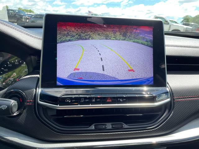 Used 2017 Chrysler Pacifica Touring-L FWD image 33