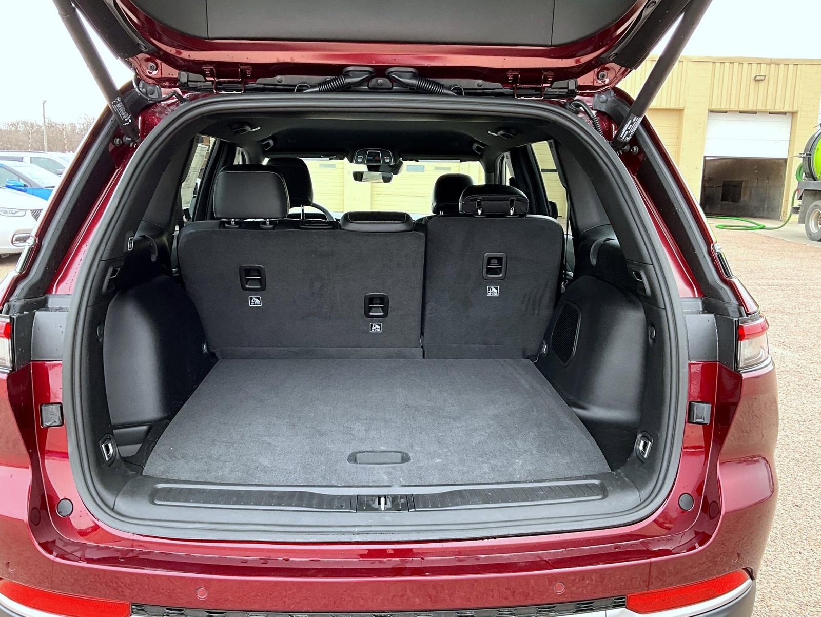 New 2026 Jeep Grand Cherokee Limited AWD/4WD image 9