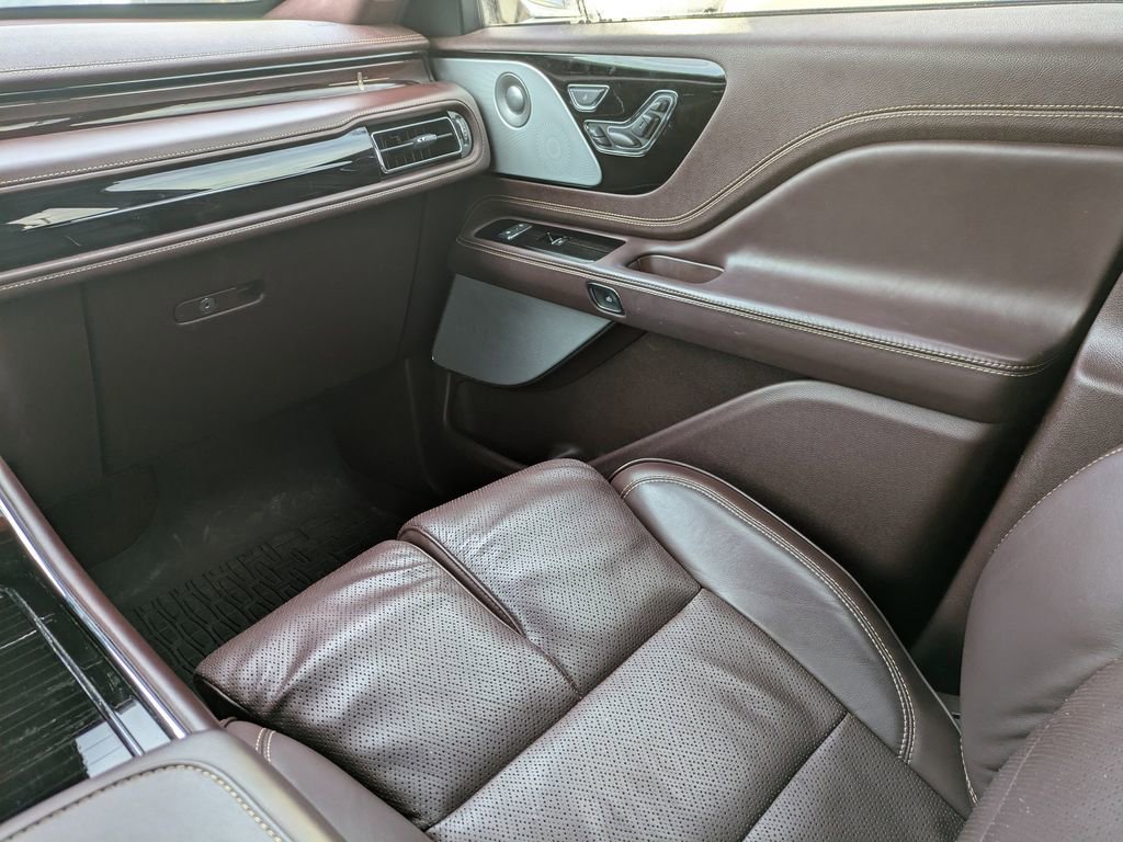 Used 2022 Lincoln Aviator Black Label Grand Touring w/ Class IV Trailer Tow Package image 17
