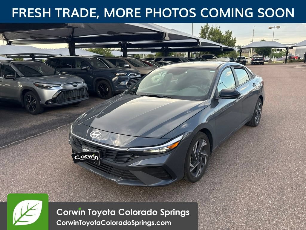 Used 2025 Hyundai Elantra Sport FWD image 3