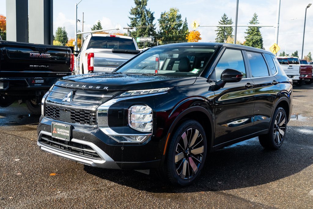 New 2025 Mitsubishi Outlander SE image 3