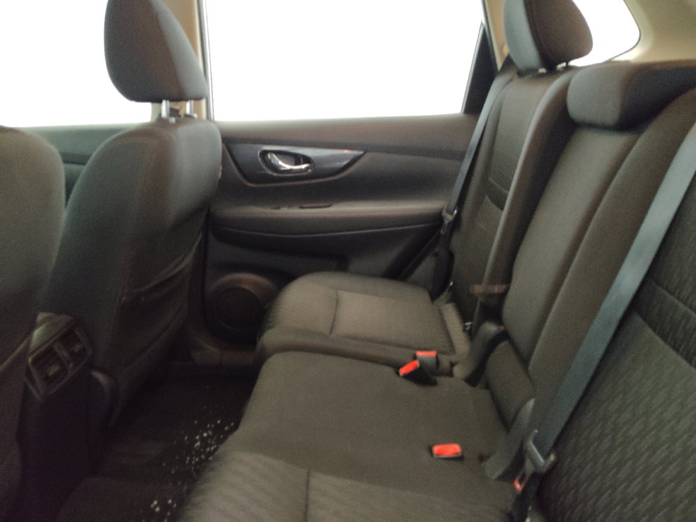 Used 2018 Nissan Rogue S AWD/4WD image 18