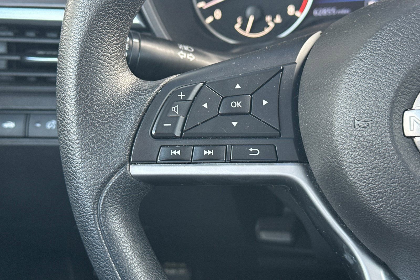 Used 2023 Nissan Altima 2.5 SV FWD image 28