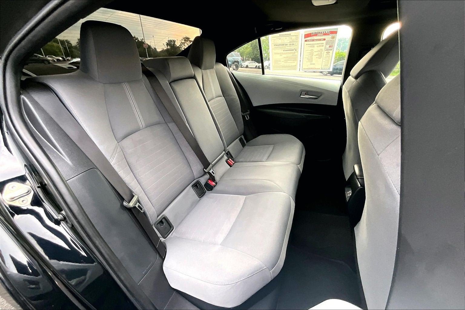 Used 2025 Toyota Corolla SE w/ SE Premium Package FWD image 26