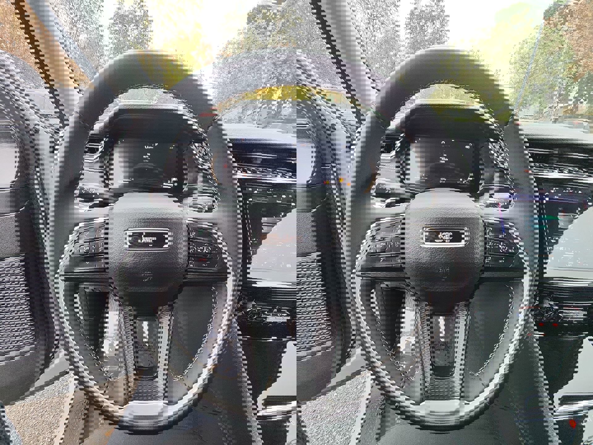 Certified 2023 Jeep Grand Cherokee L Laredo image 11