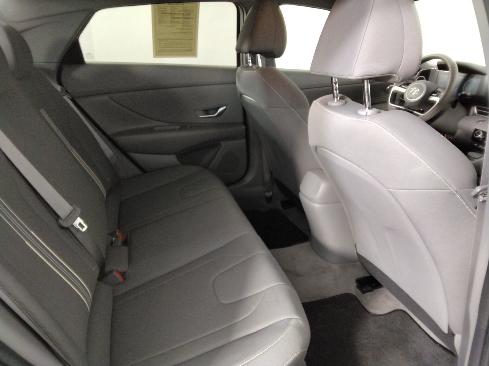 Used 2023 Hyundai Elantra SEL w/ Convenience Package image 28