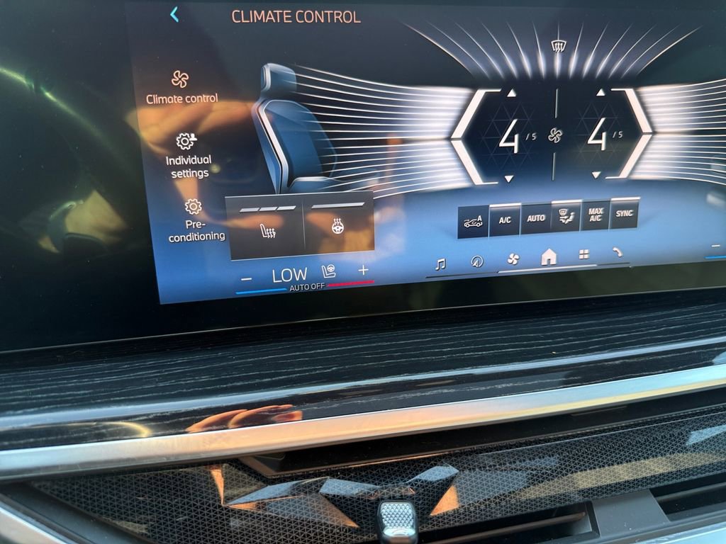 Certified 2024 BMW X5 xDrive40i w/ M Sport Package AWD/4WD image 24