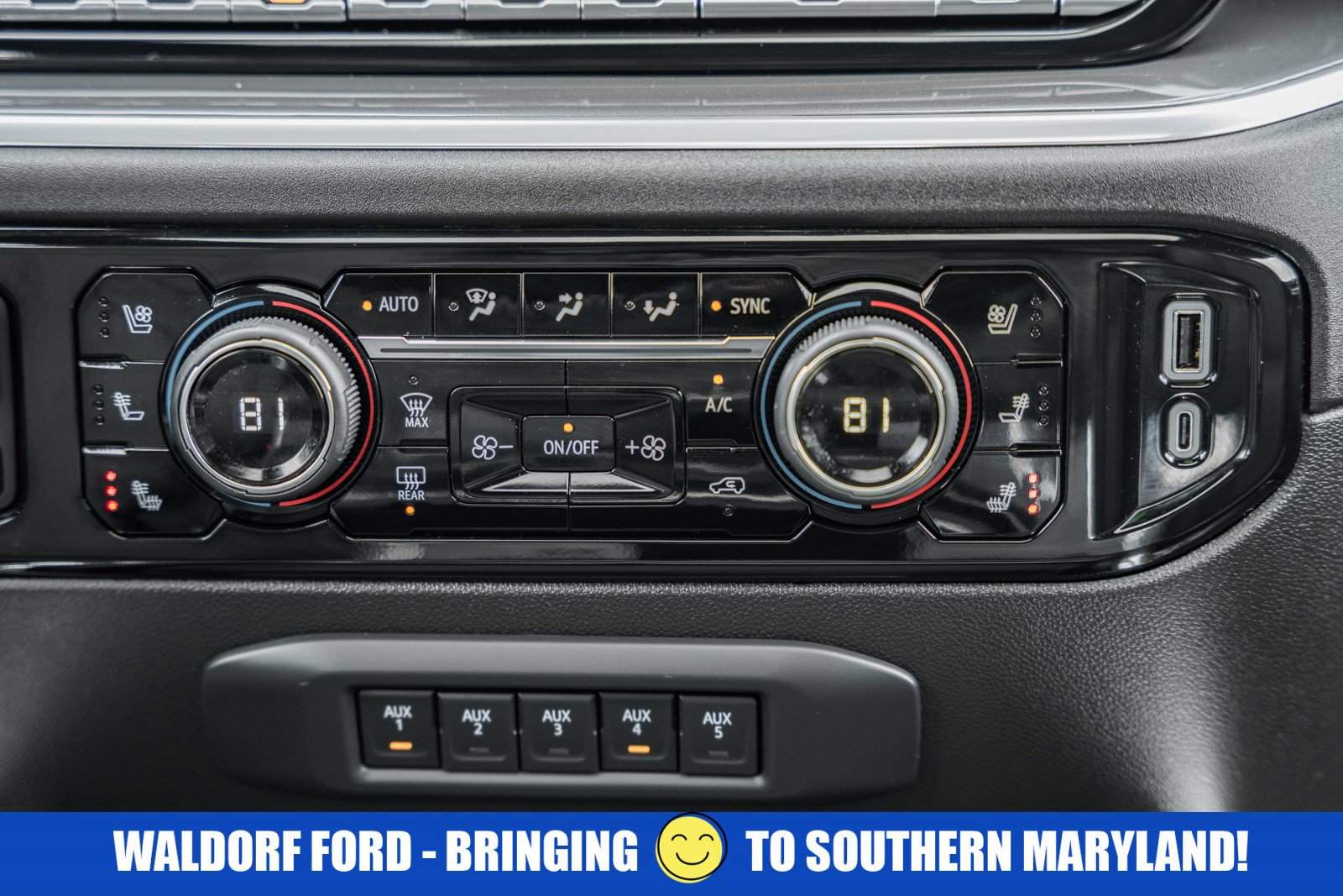 Used 2024 Chevrolet Silverado 3500 High Country w/ High Country Premium Package image 31