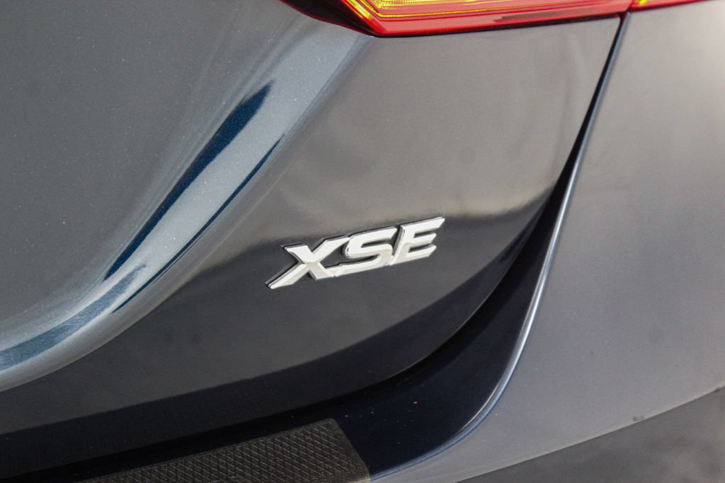 Used 2020 Toyota Camry XSE FWD image 13