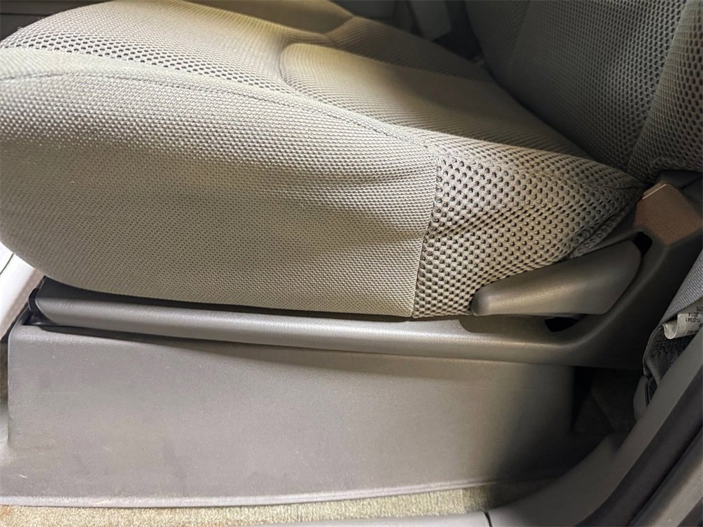 Used 2015 Nissan Frontier SV image 13