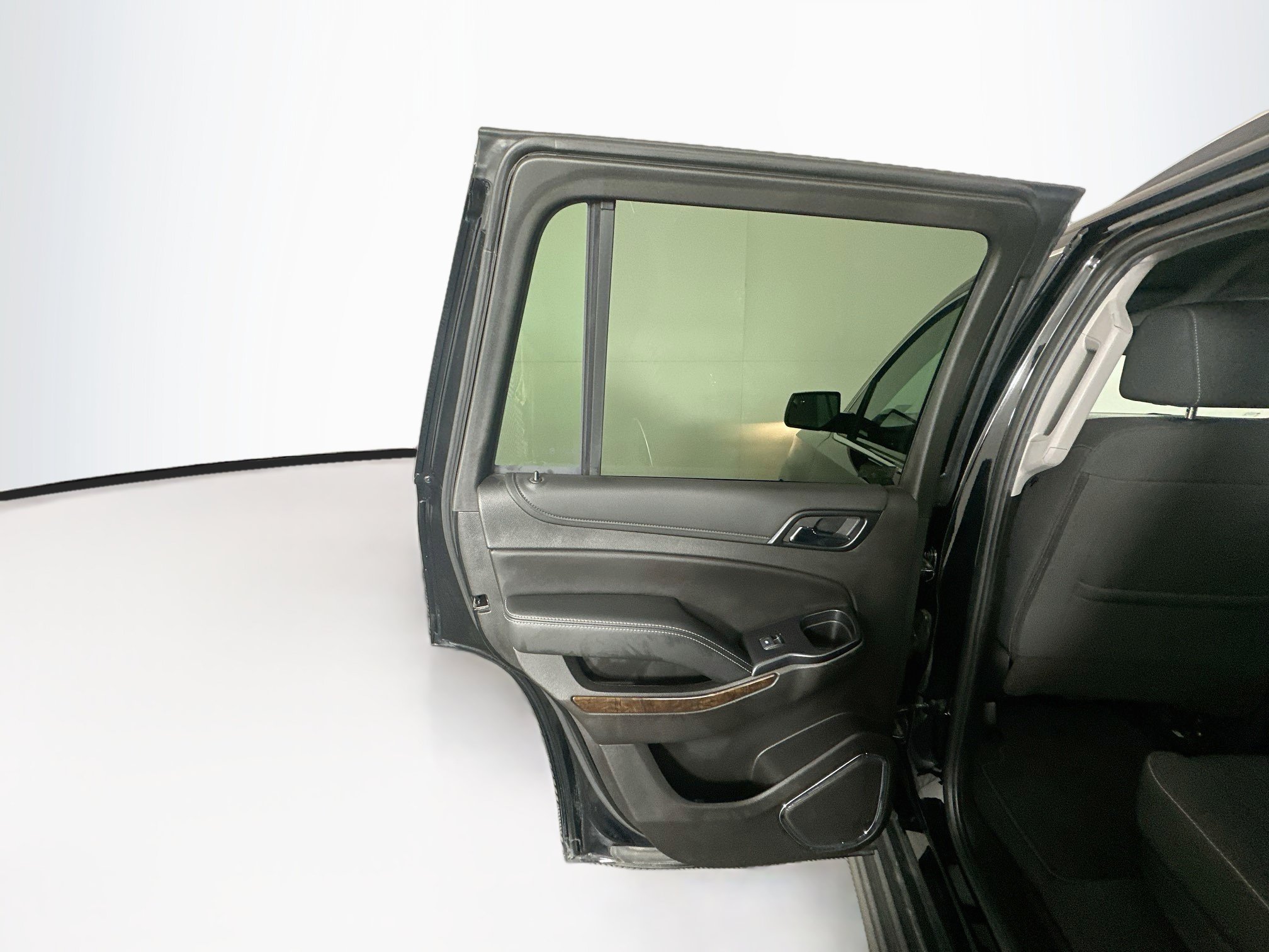 Used 2019 Chevrolet Tahoe LS AWD/4WD image 24