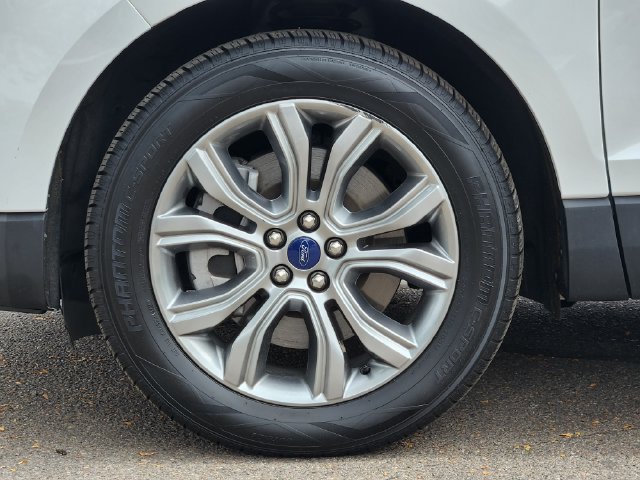 Used 2021 Ford Edge Titanium AWD/4WD image 9