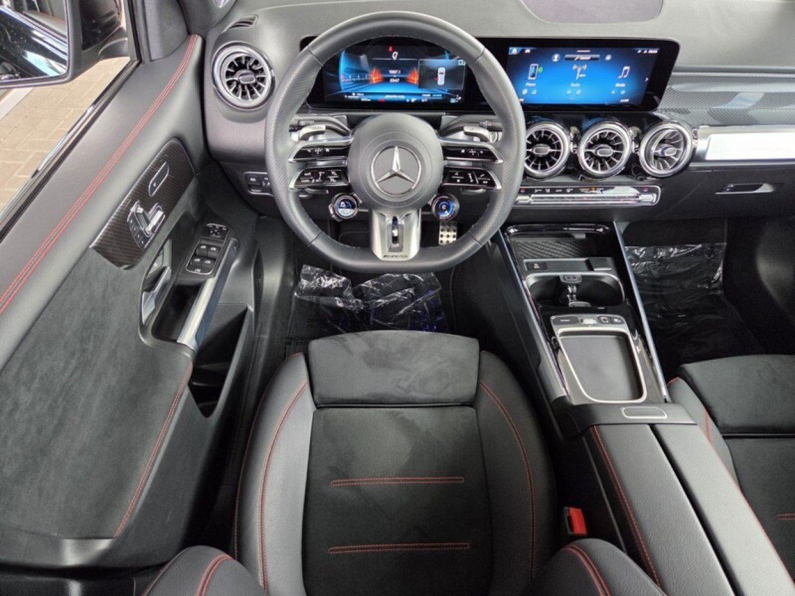 Certified 2026 Mercedes-Benz GLB 35 AMG 4MATIC image 16
