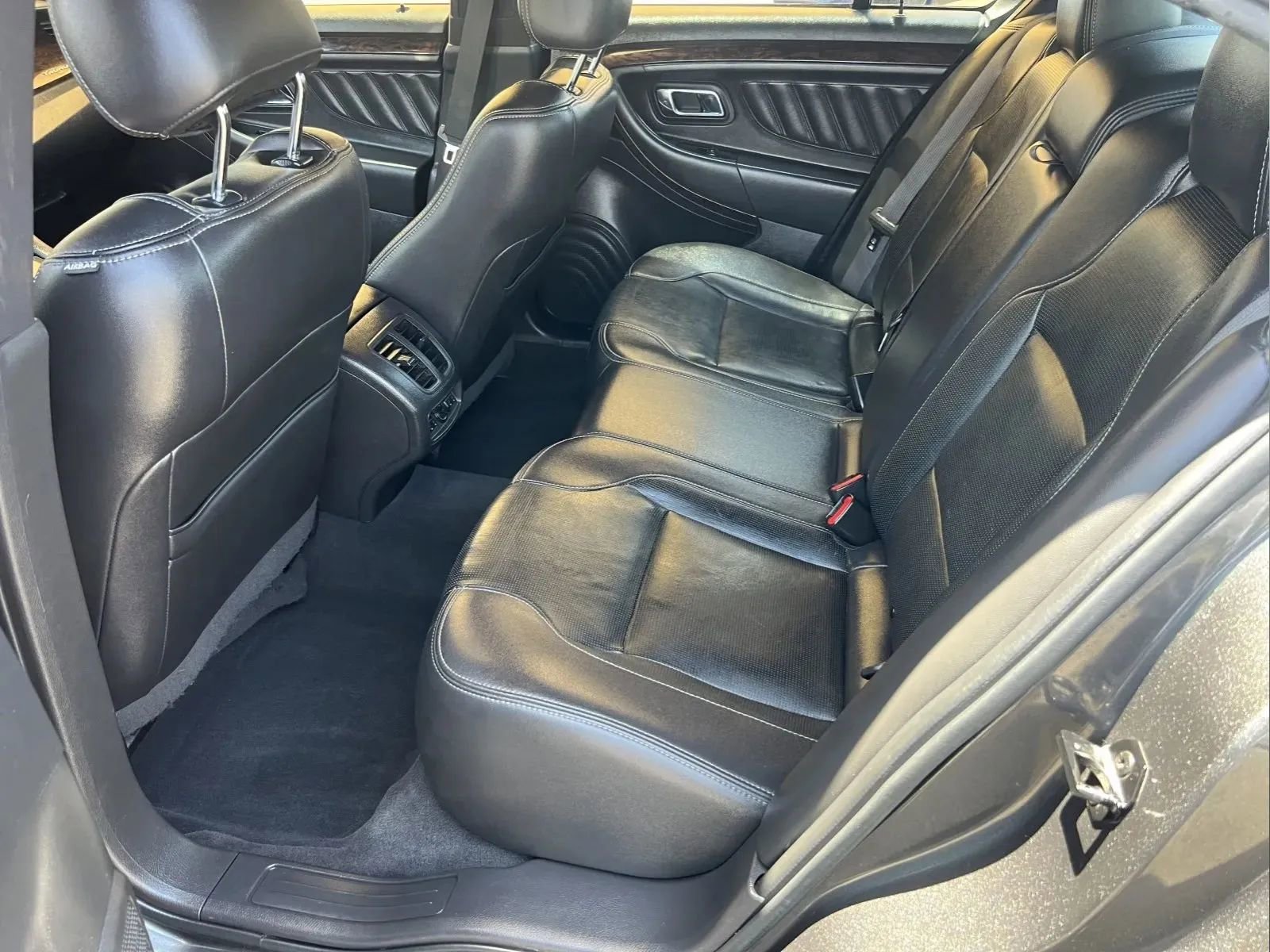 Used 2019 Ford Taurus Limited FWD image 8