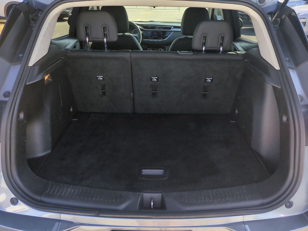 Used 2022 Buick Encore GX Preferred w/ Sport Touring Package FWD image 32
