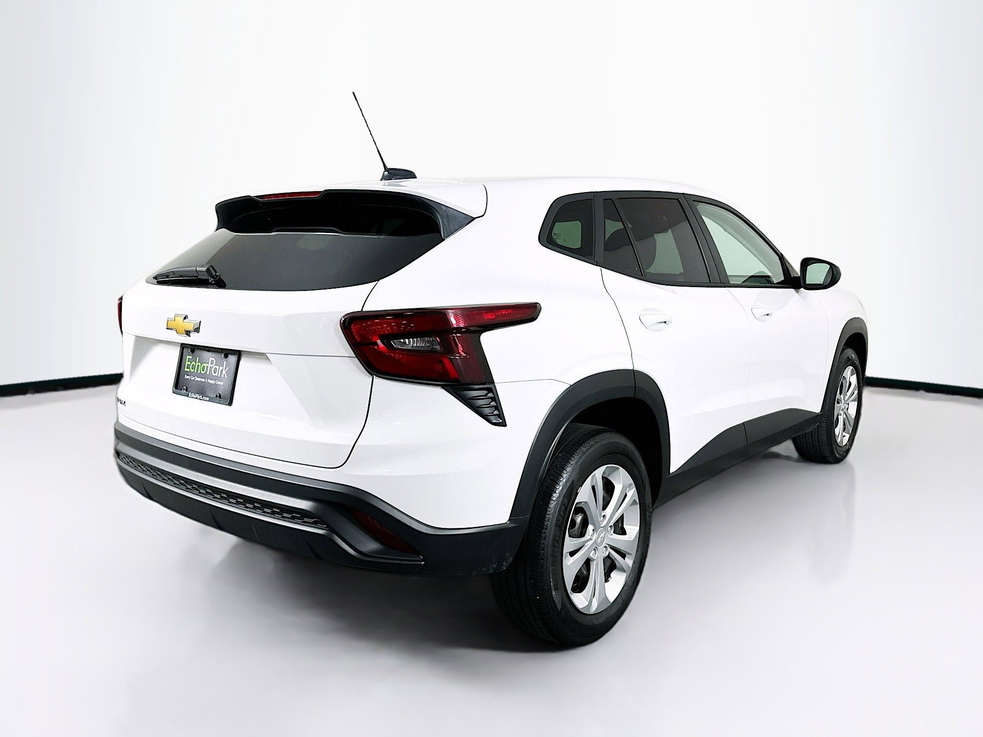 Used 2024 Chevrolet Trax LS FWD image 9
