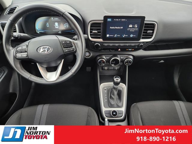 Used 2025 Hyundai Venue SEL image 26