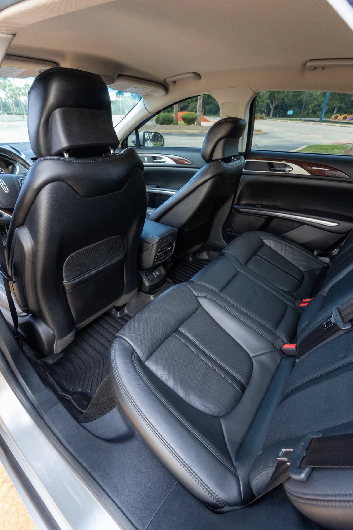 Used 2016 Lincoln MKZ w/ Equipment Group 300A Reserve FWD image 5
