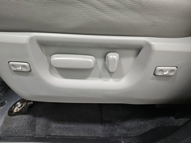 Used 2019 Toyota Sequoia Platinum image 16