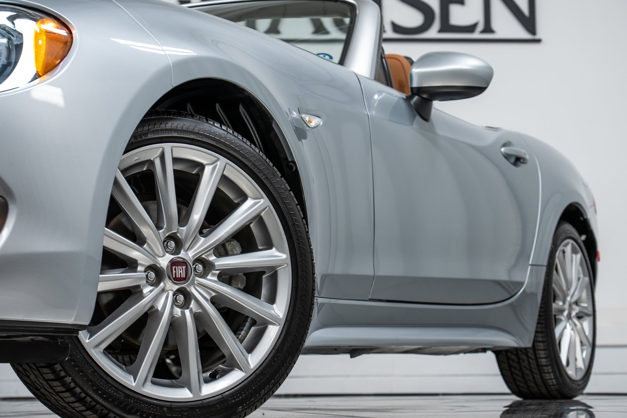 Used 2018 FIAT 124 Spider Lusso w/ Convenience Group image 27