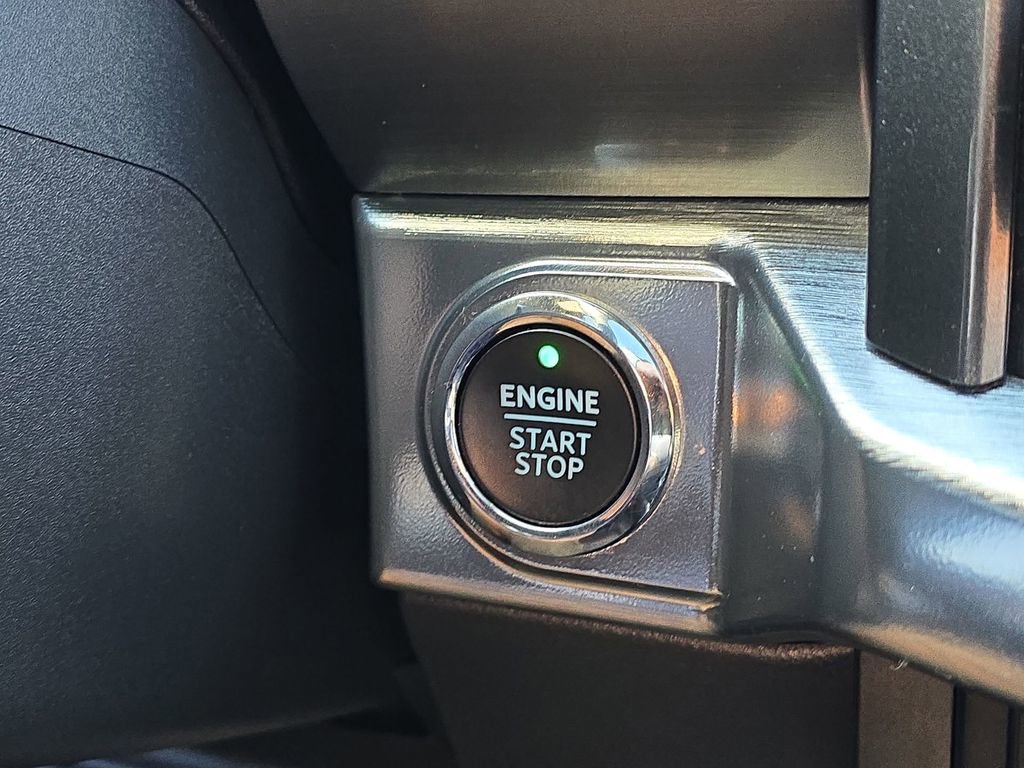 Used 2022 Ford F150 Lariat w/ Equipment Group 502A High image 28