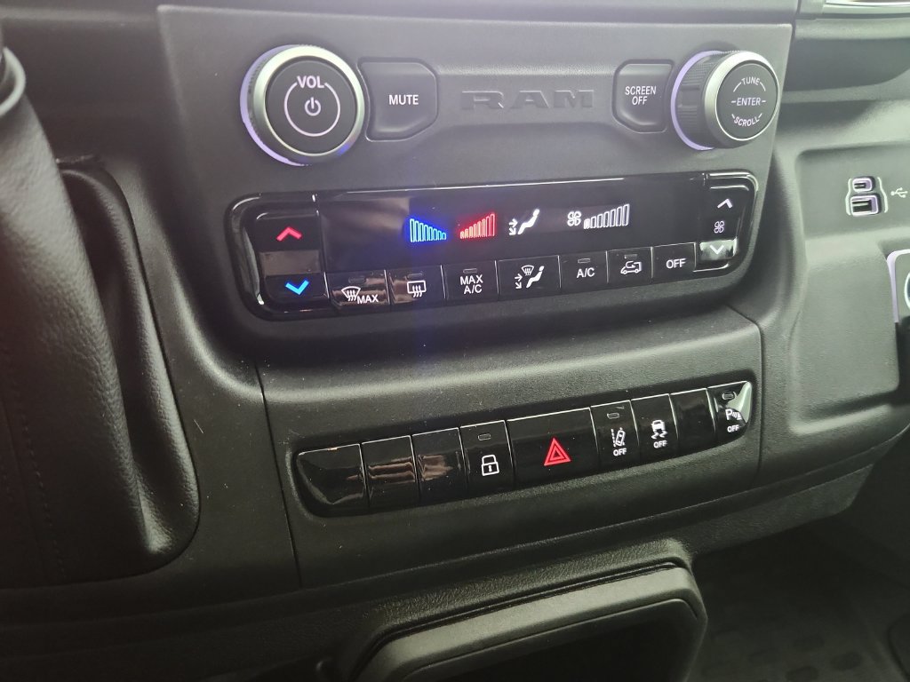 New 2026 RAM ProMaster 3500 w/ Safety Group FWD image 18
