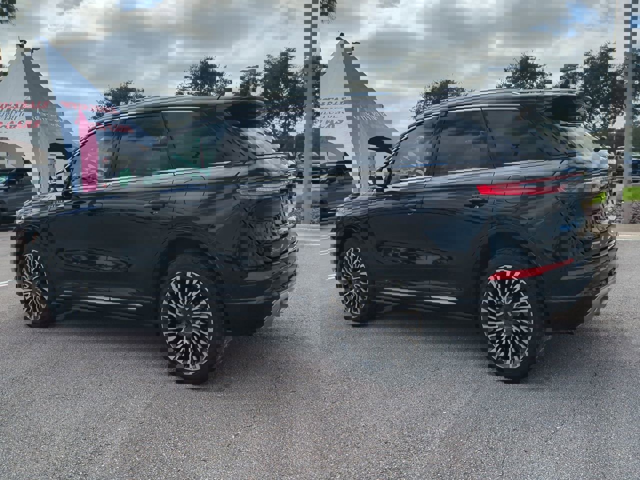 Certified 2022 Lincoln Corsair Reserve w/ Equipment Group 201A image 6