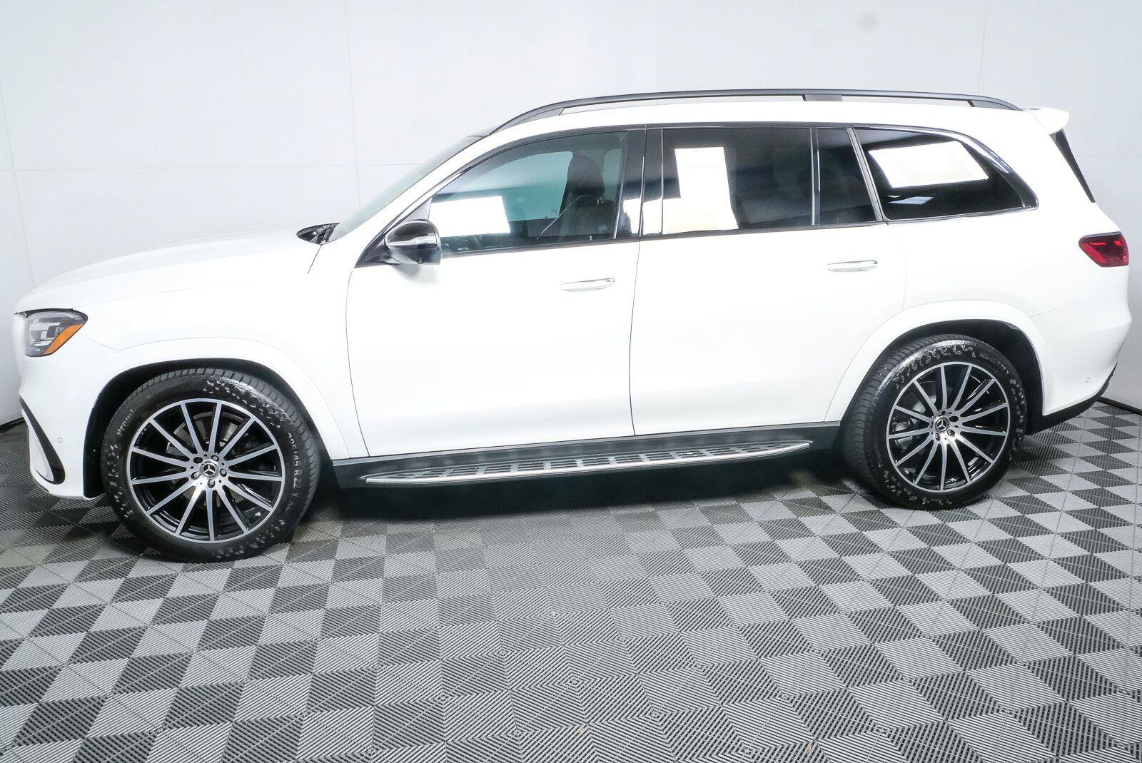 Used 2024 Mercedes-Benz GLS 580 4MATIC image 29