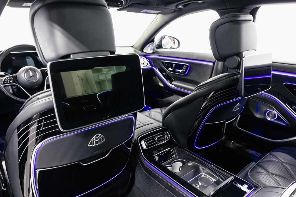 Used 2023 Mercedes-Benz Maybach S 680 4MATIC w/ Manufaktur Leather Package image 31