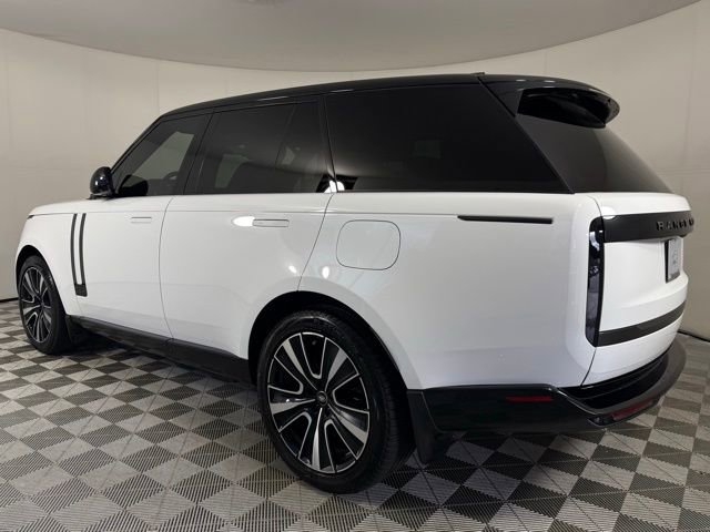 New 2025 Land Rover Range Rover SE image 4