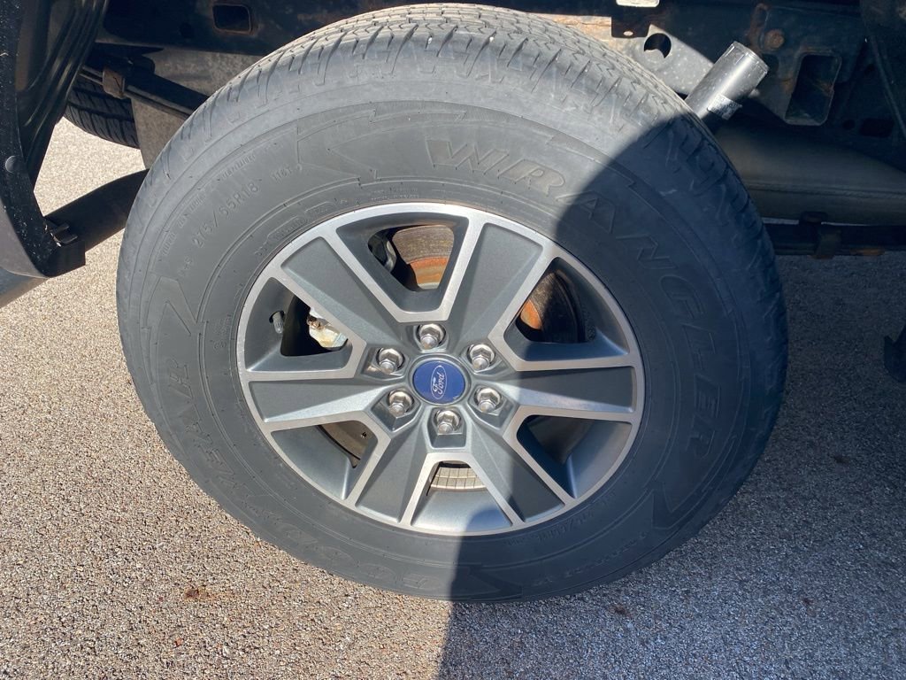 Used 2016 Ford F150 XLT w/ Equipment Group 302A Luxury AWD/4WD image 9