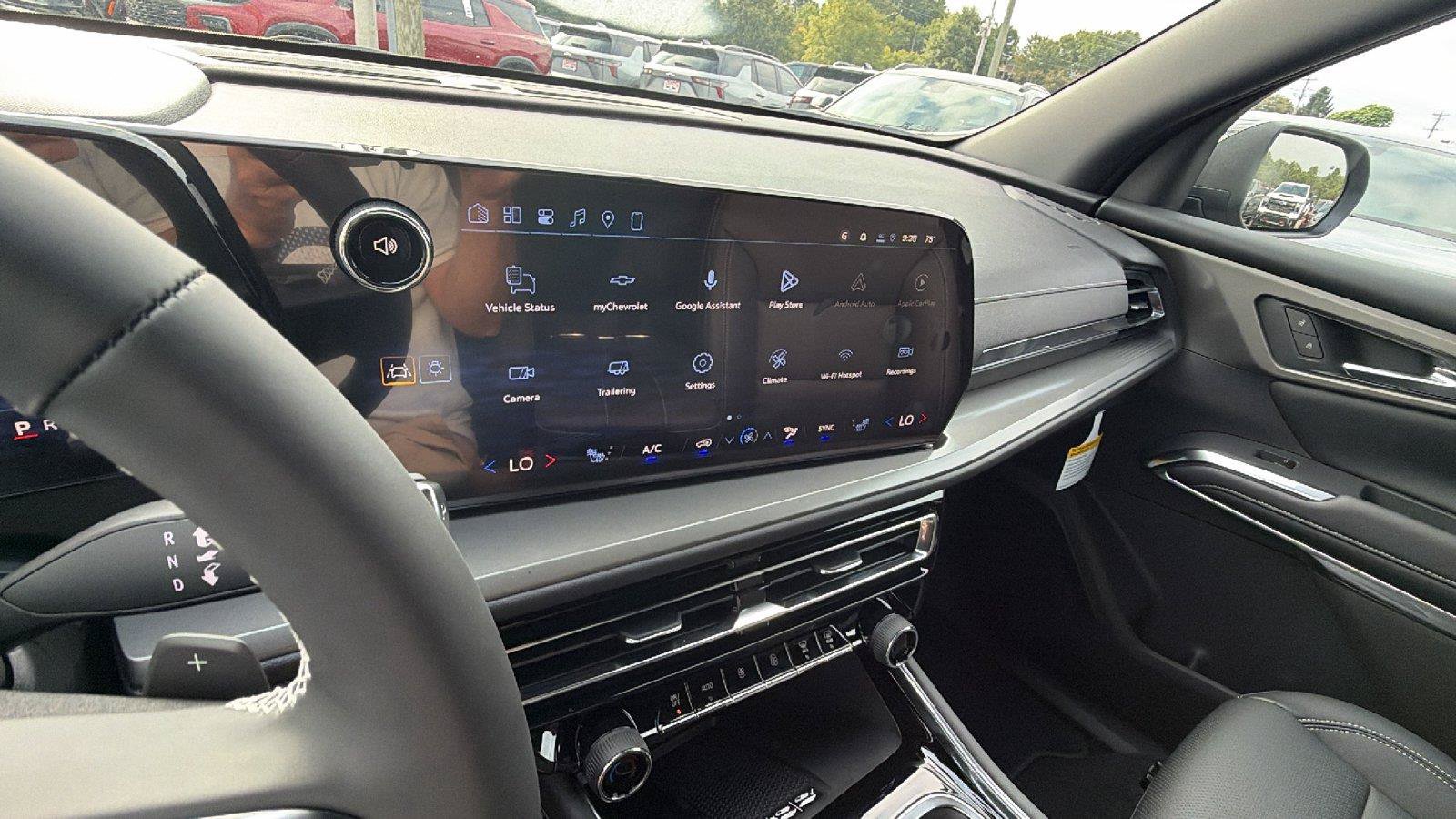 New 2027 Chevrolet Traverse LT w/ Sun and Wheel Package FWD image 29