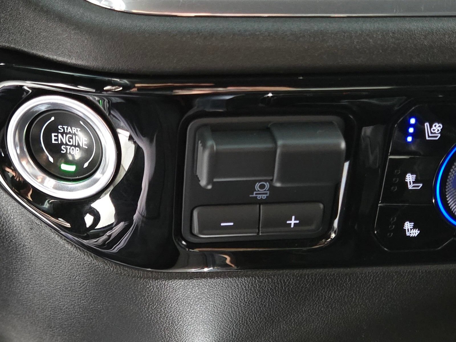 Used 2024 Chevrolet Silverado 1500 LTZ AWD/4WD image 26