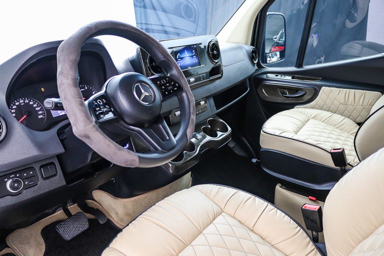 Used 2020 Mercedes-Benz Sprinter 3500 image 18