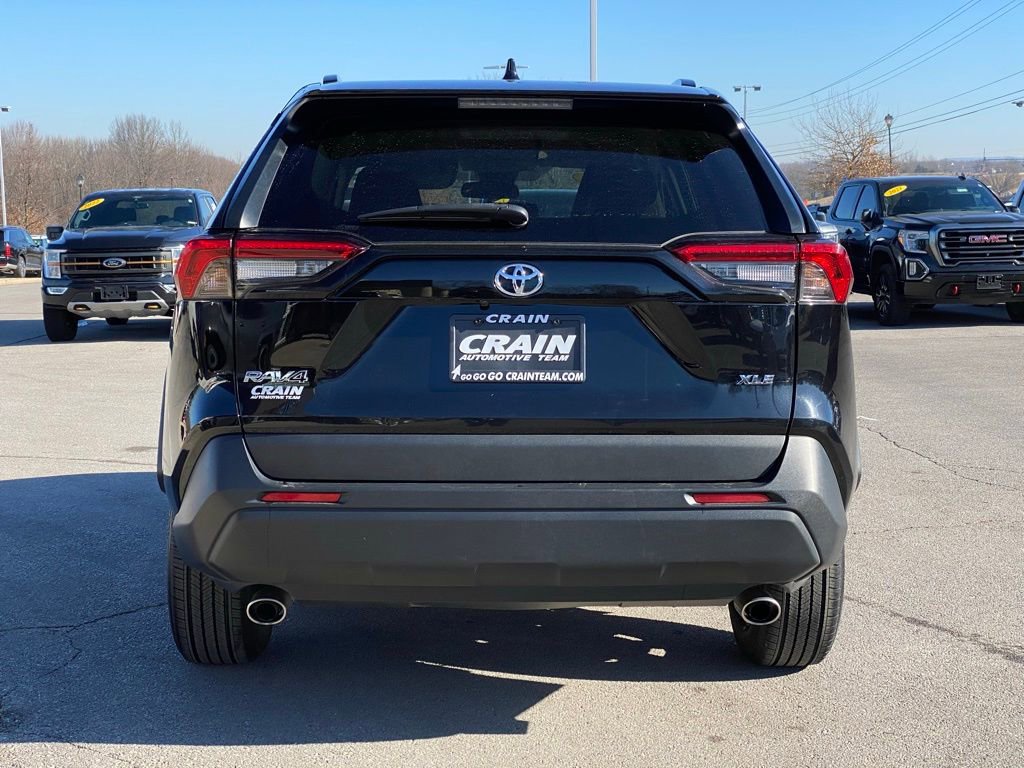 Used 2024 Toyota RAV4 XLE FWD image 6