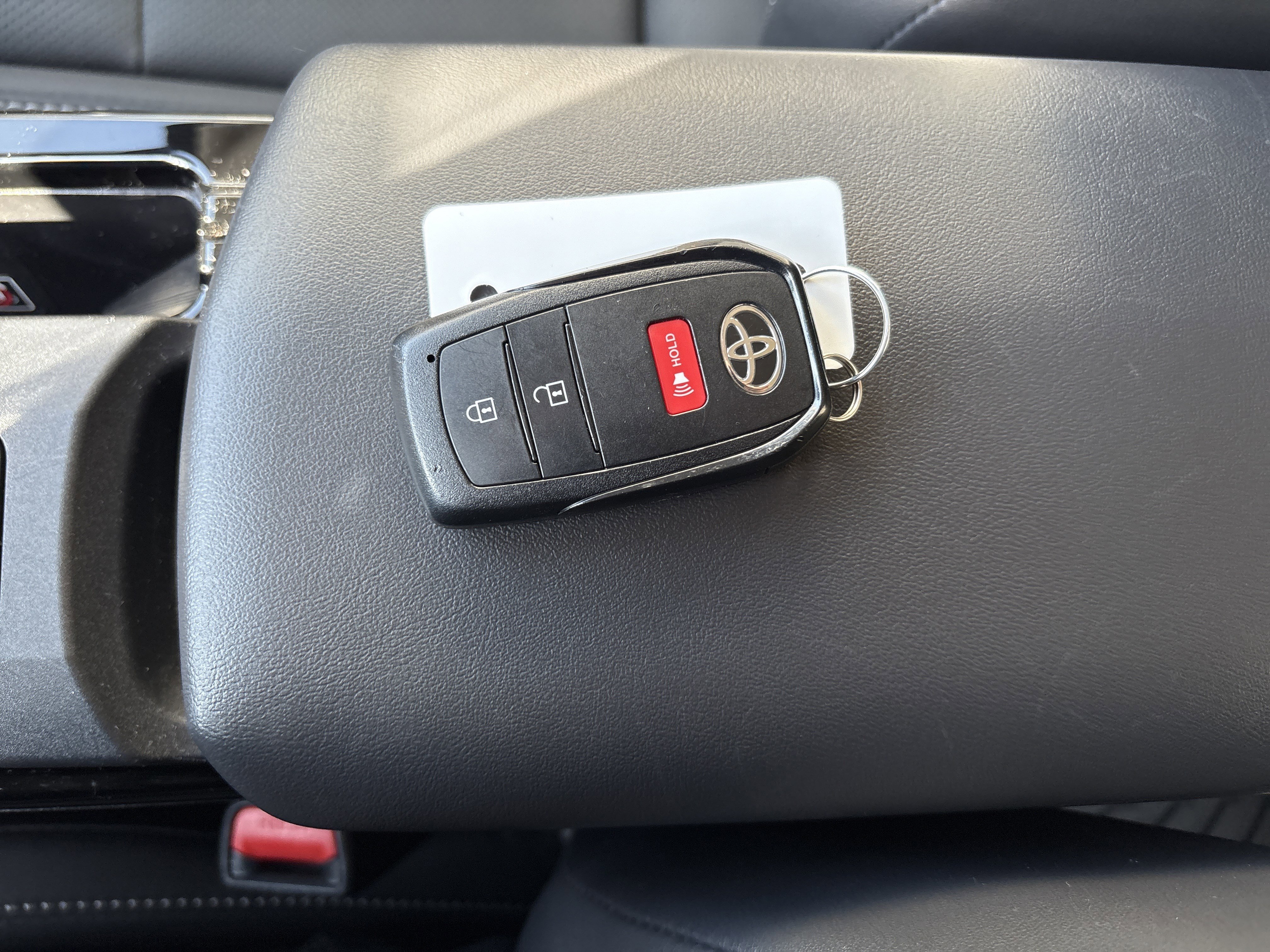 Used 2024 Toyota Prius XLE image 35