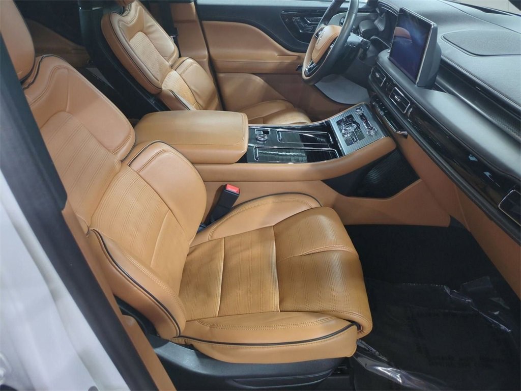 Certified 2023 Lincoln Aviator Black Label w/ Dynamic Handling Package image 32