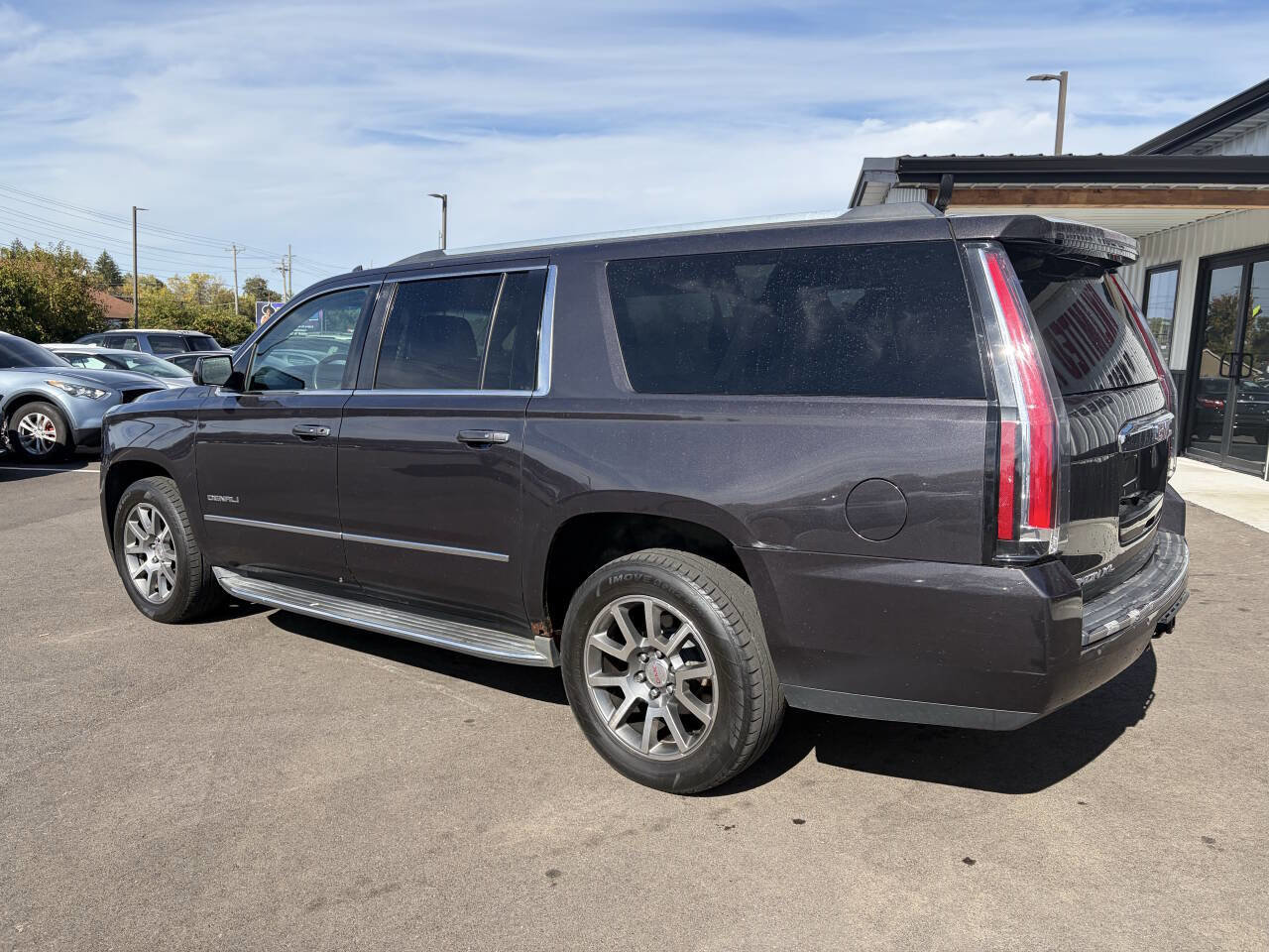 Used 2015 GMC Yukon XL Denali w/ Open Road Package image 11