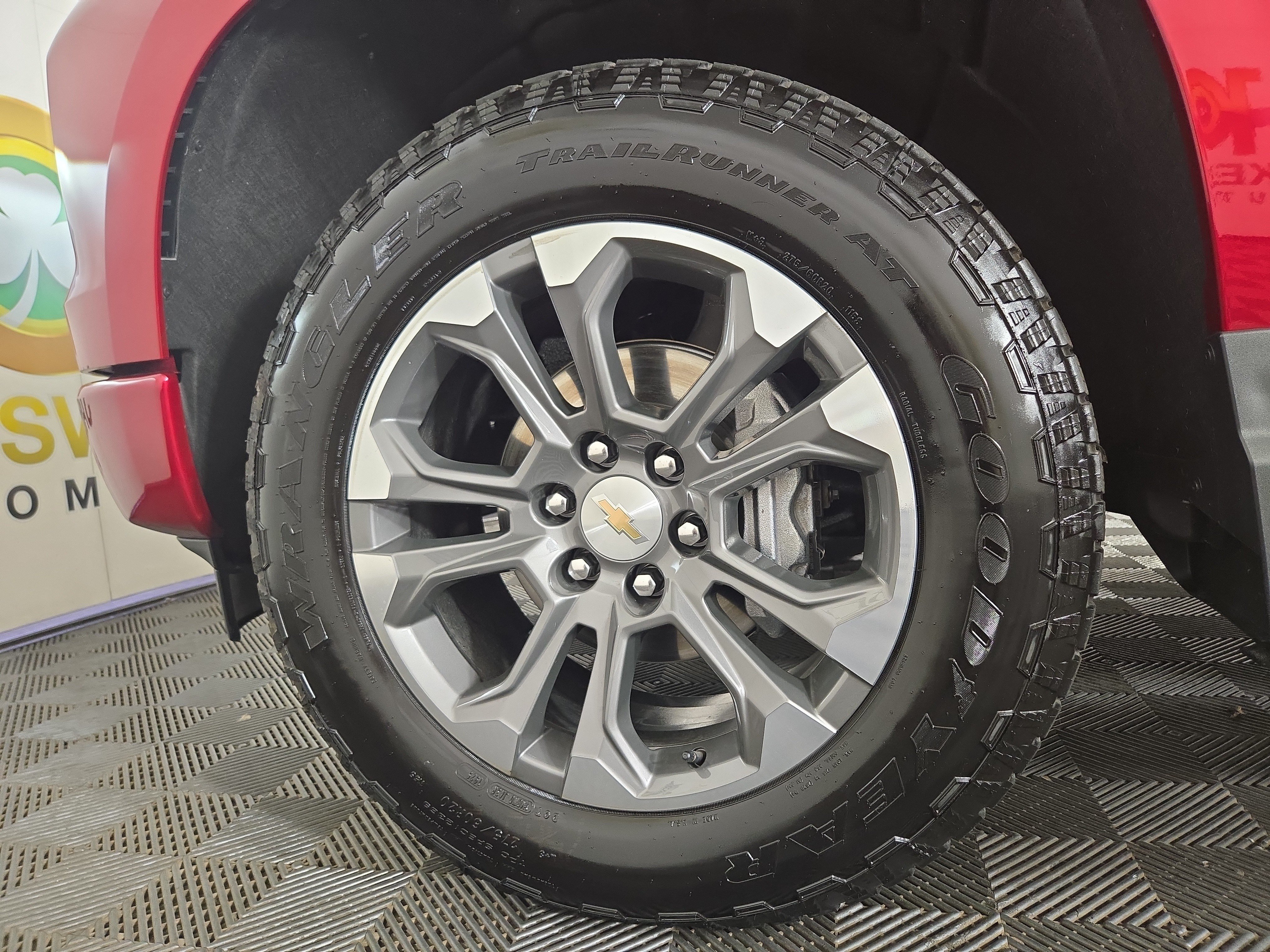 Certified 2025 Chevrolet Silverado 1500 High Country w/ Technology Package AWD/4WD image 35