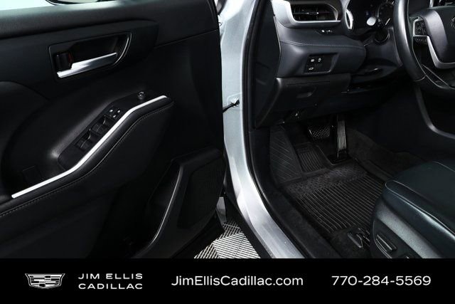Used 2024 Toyota Highlander XLE image 8