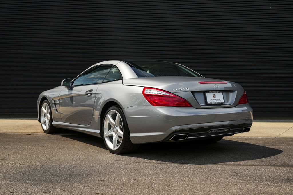 Used 2013 Mercedes-Benz SL 550 image 3