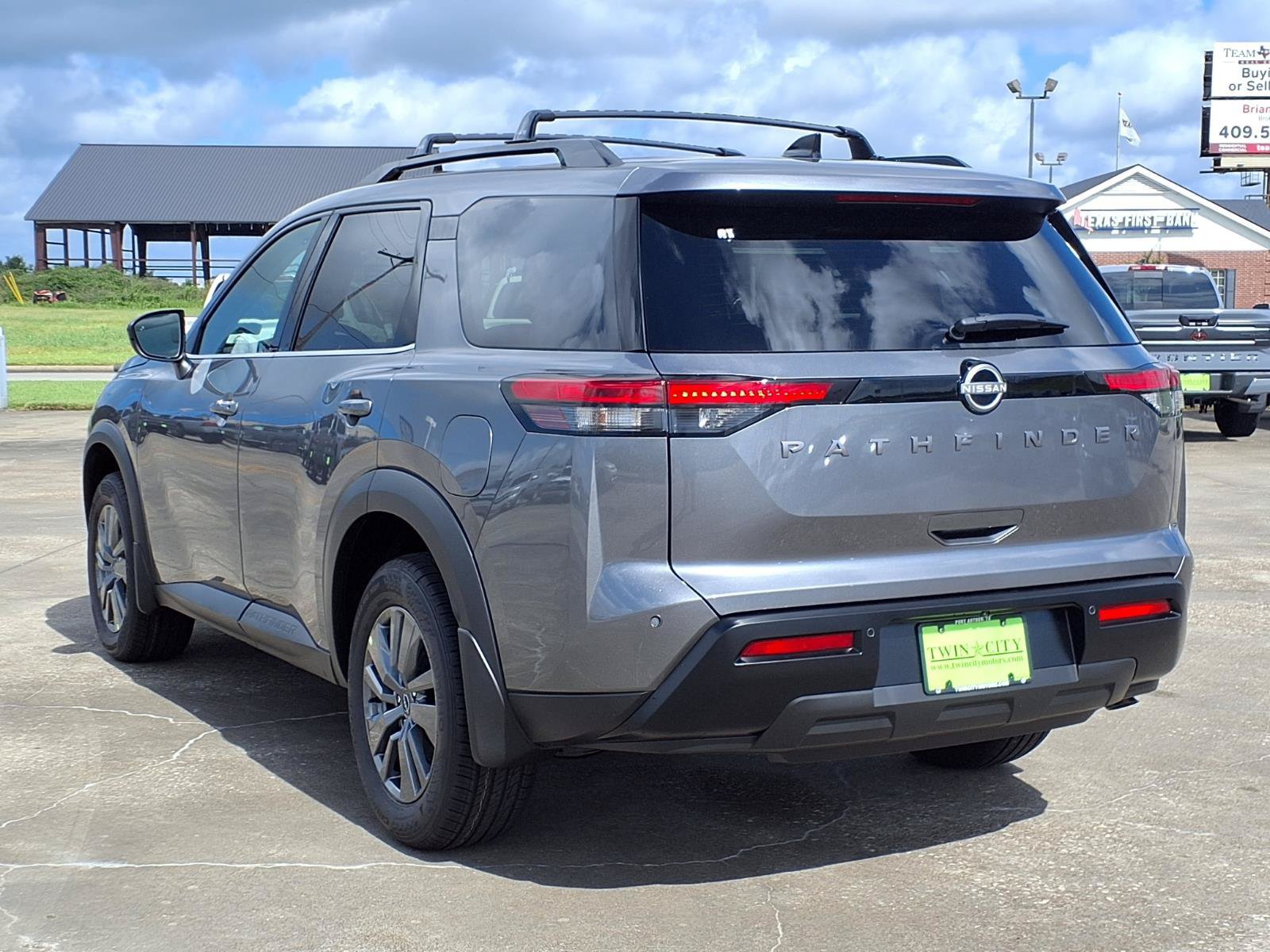 New 2026 Nissan Pathfinder SV FWD image 2