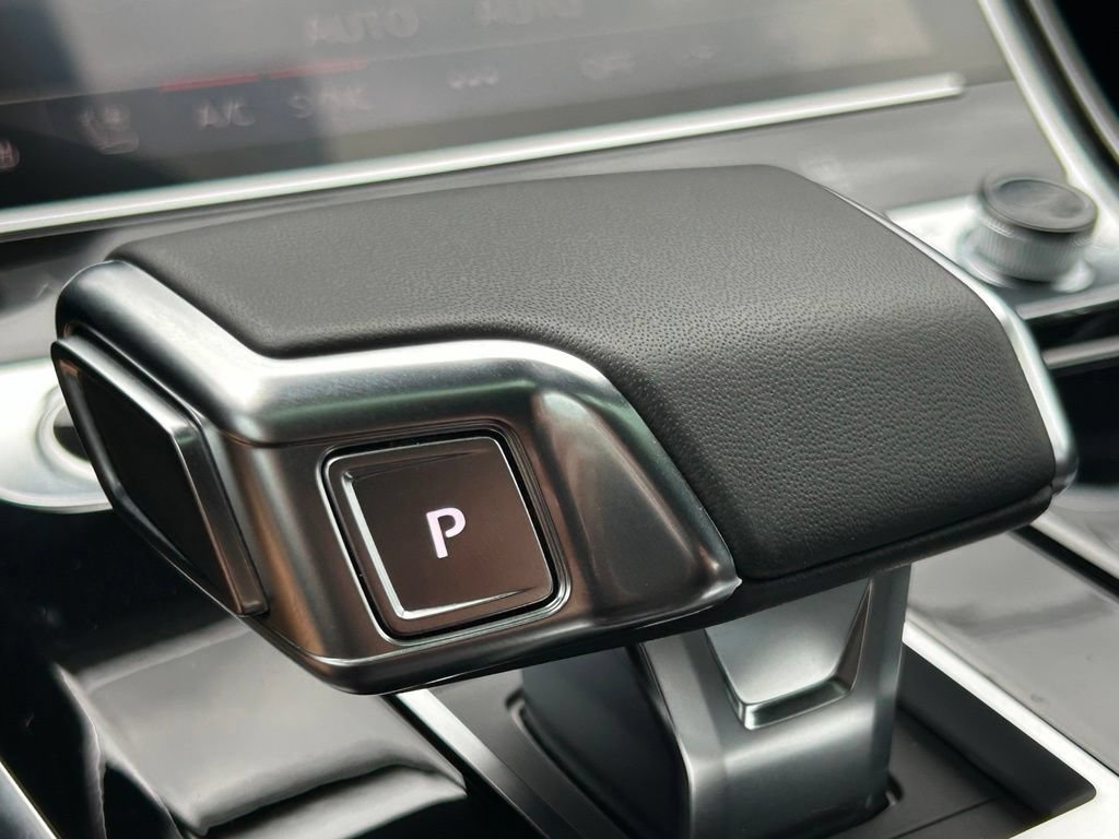 Used 2025 Audi A8 L 3.0T AWD/4WD image 38