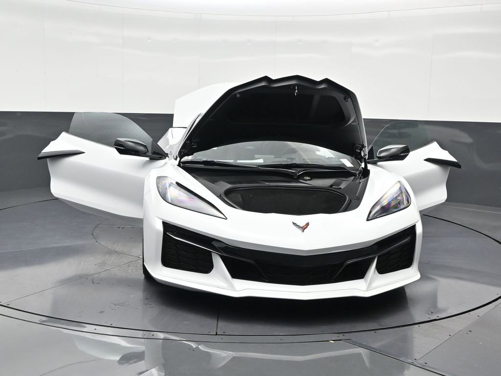 Used 2025 Chevrolet Corvette Z06 image 35
