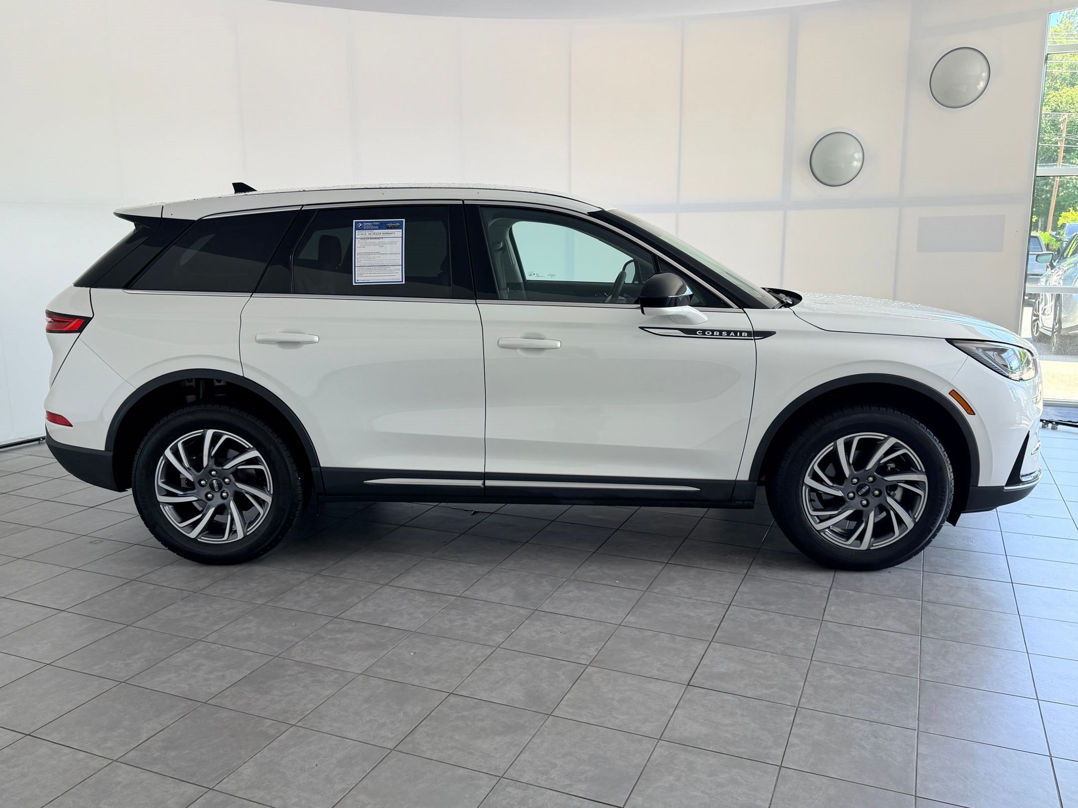 Used 2023 Lincoln Corsair FWD image 7