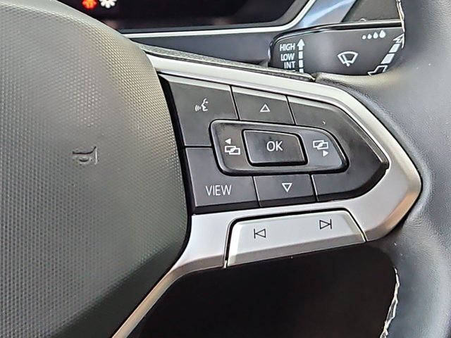 Used 2023 Volkswagen Tiguan SE w/ Panoramic Sunroof Package FWD image 28