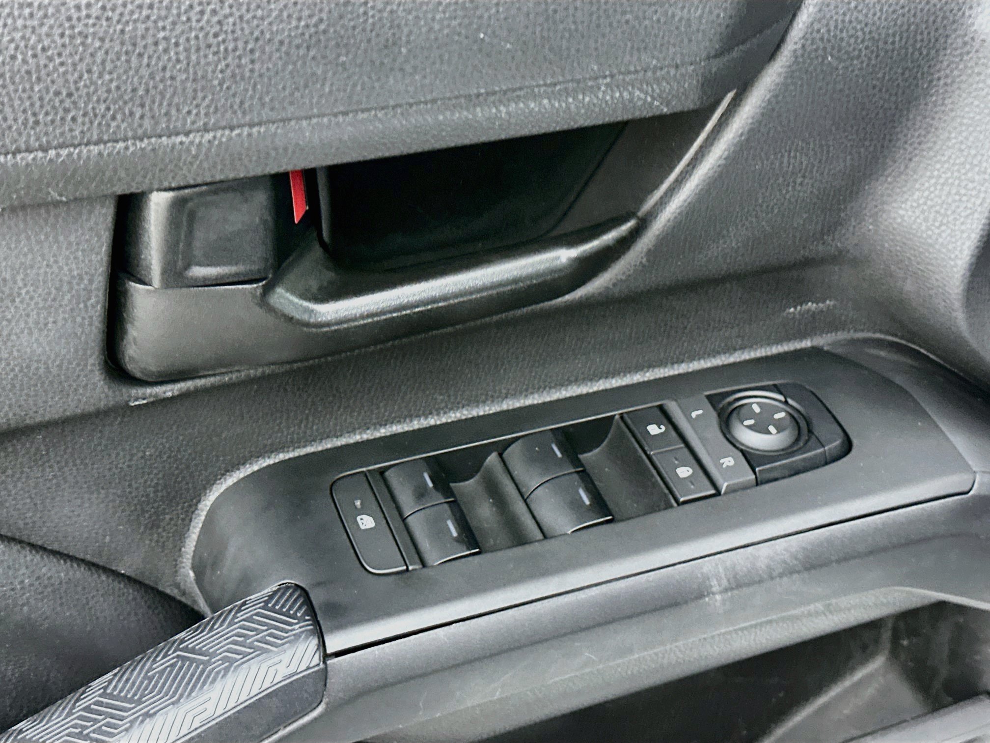 Used 2024 Toyota Tacoma SR5 AWD/4WD image 15