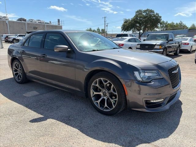 Used 2018 Chrysler 300 S w/ Safetytec Plus Group RWD image 1