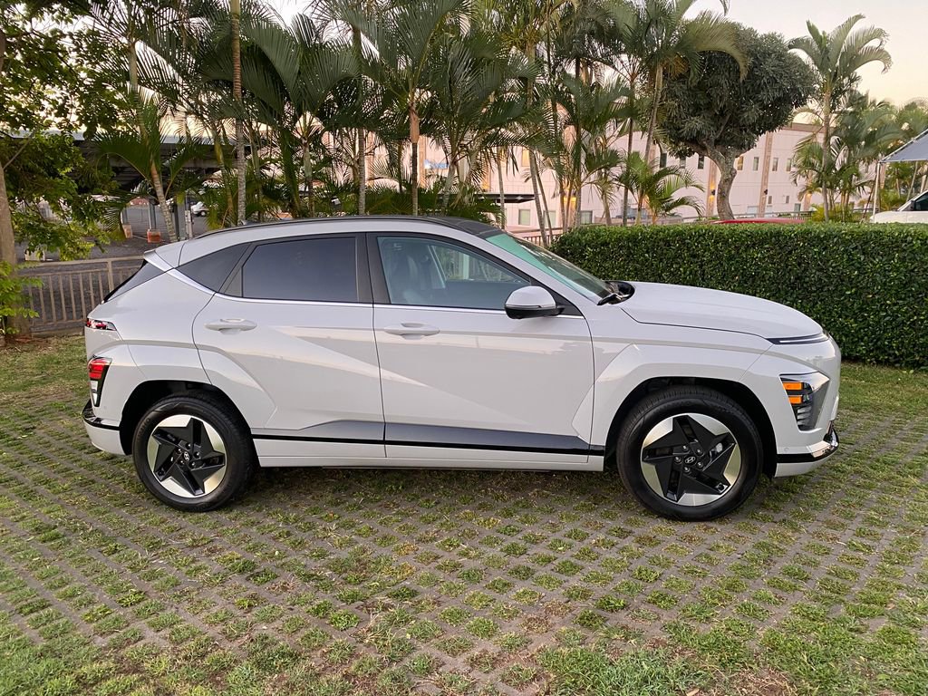 Certified 2024 Hyundai Kona Limited image 8